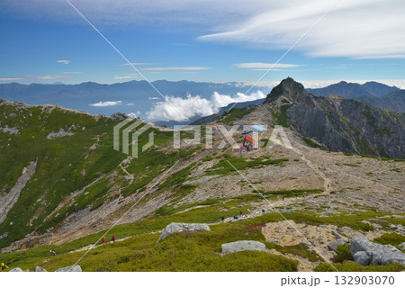 晩秋　紅葉の中央アルプス 132903070