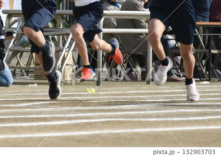 秋の運動会 秋の運動会 132903703