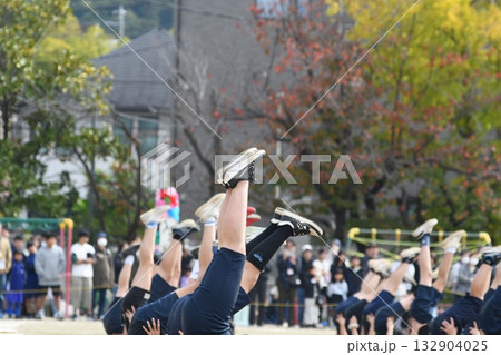 秋の運動会 132904025