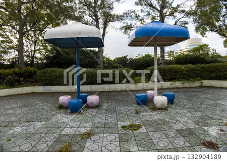公園のキノコみたいな休憩所 公園のキノコみたいな休憩所 132904189