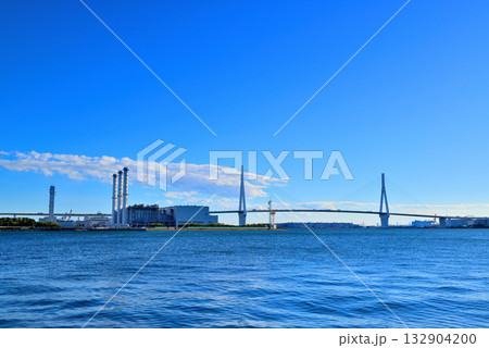 横浜市鶴見線 海芝浦駅から見た工場地帯 東京ガス 横浜市鶴見線 海芝浦駅から見た工場地帯 東京ガス 132904200