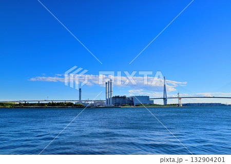 横浜市鶴見線  海芝浦駅から見た工場地帯 東京ガス 132904201