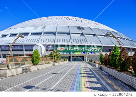 快晴下のナゴヤドーム（バンテリンドームナゴヤ） 132904272