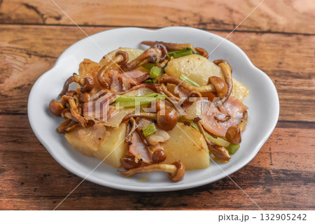 蕪とナメコのバター炒め 132905242