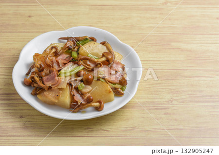 蕪とナメコのバター炒め 蕪とナメコのバター炒め 132905247