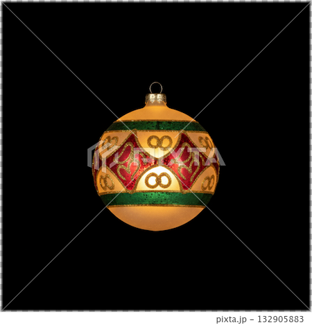 聖誕節：帶有發光圖案的精美裝飾品 132905883