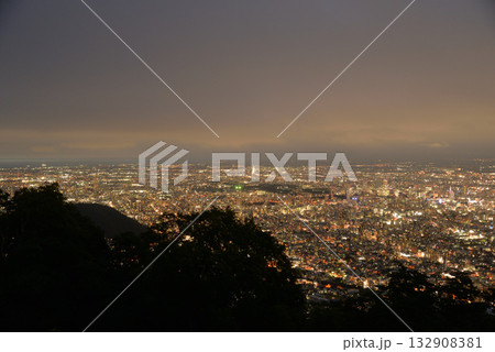藻岩山から見た札幌中心部の夜景 藻岩山から見た札幌中心部の夜景 132908381
