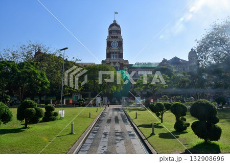ミャンマー、ヤンゴン、マハバンドゥーラ公園、旧最高裁判所 ミャンマー、ヤンゴン、マハバンドゥーラ公園、旧最高裁判所 132908696
