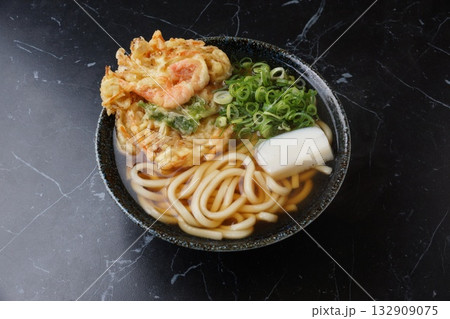 海老かき揚げ天ぷらうどん 132909075