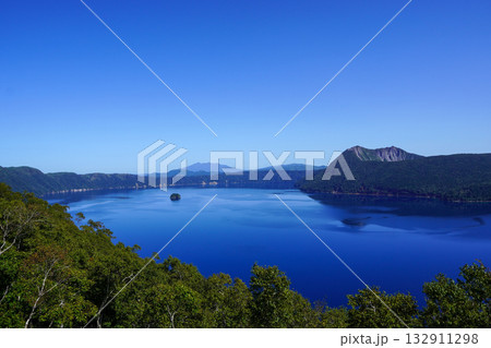 晴れの摩周湖（摩周第一展望台から・2025年9月） 132911298
