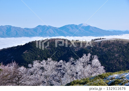 美ヶ原高原から見る浅間山方面の風景 132911676