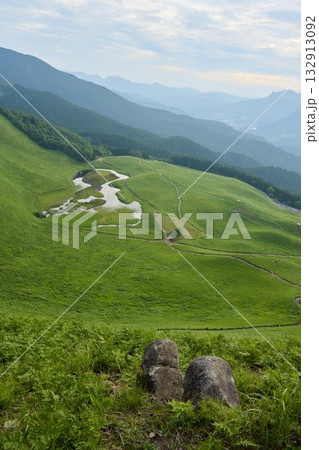 奈良県 曽爾高原の風景 132913092