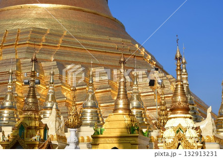 ミャンマー、ヤンゴン、シュエダゴン・パゴダ、ミャンマー最大の聖地、仏塔 132913231