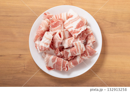 ［国産］豚肉ばら切り落とし（冷凍食品） 132913258