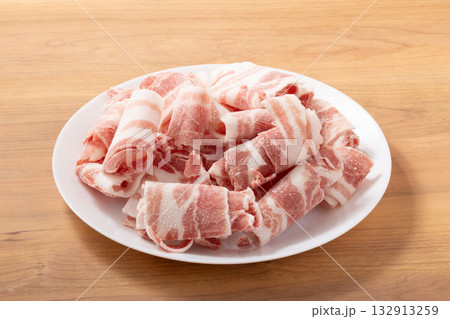 ［国産］豚肉ばら切り落とし（冷凍食品） 132913259