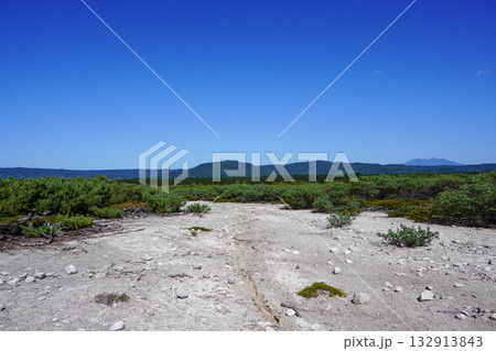 つつじヶ原自然探勝路・硫黄山のあたり つつじヶ原自然探勝路・硫黄山のあたり 132913843