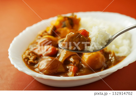 ゴロゴロ野菜たっぷりのカレーライス 132914702