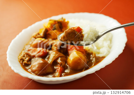 ゴロゴロ野菜たっぷりのカレーライス 132914706