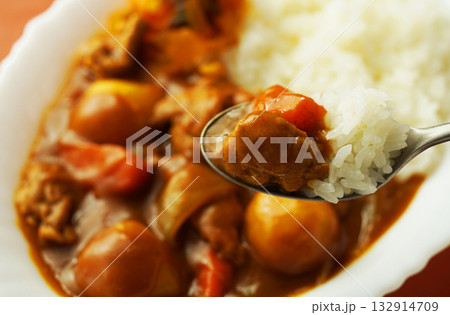 ゴロゴロ野菜たっぷりのカレーライス 132914709