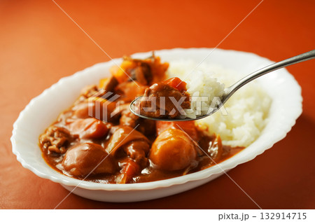 ゴロゴロ野菜たっぷりのカレーライス 132914715