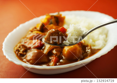 ゴロゴロ野菜たっぷりのカレーライス 132914719