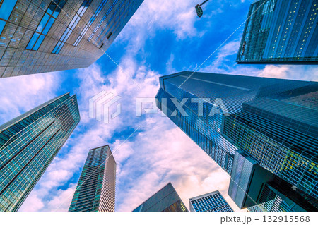 日本の東京都市景観11月4日。虎ノ門ヒルズステーションタワー（虎ノ門ヒルズ駅）などを望む。新時代へ 132915568