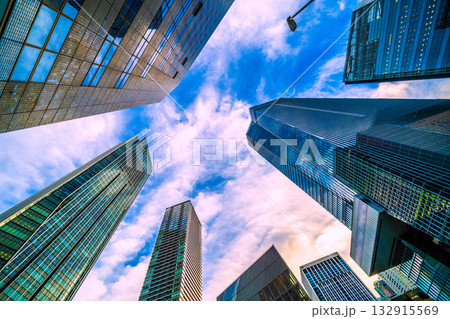 日本の東京都市景観11月4日。虎ノ門ヒルズステーションタワー（虎ノ門ヒルズ駅）などを望む。新時代へ 132915569