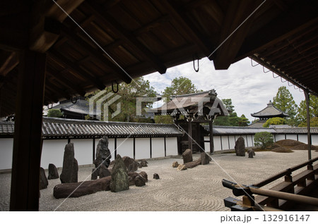 東福寺 本坊庭園　柔らかい日差しが南庭を包む5 132916147