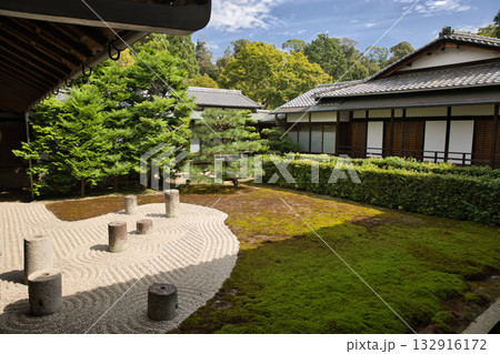 東福寺 本坊庭園 東庭 石柱の北斗七星 東福寺 本坊庭園 東庭 石柱の北斗七星 132916172