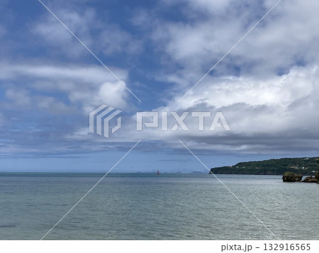 沖縄のエメラルドグリーンの絶景 132916565