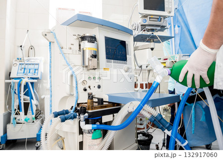 Pre oxygenation for general anesthesia in surgery room 132917060