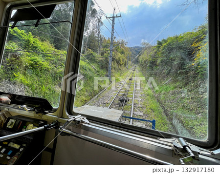 信貴山口駅に停車中の近鉄 西信貴鋼索線 ケーブルカー しょううん 信貴山口駅に停車中の近鉄 西信貴鋼索線 ケーブルカー しょううん 132917180