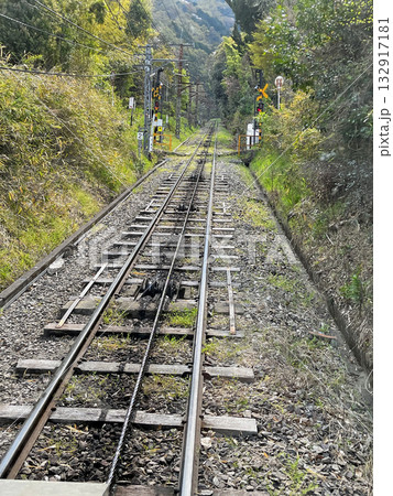 信貴山口駅に停車中の近鉄 西信貴鋼索線 ケーブルカー しょううん 信貴山口駅に停車中の近鉄 西信貴鋼索線 ケーブルカー しょううん 132917181