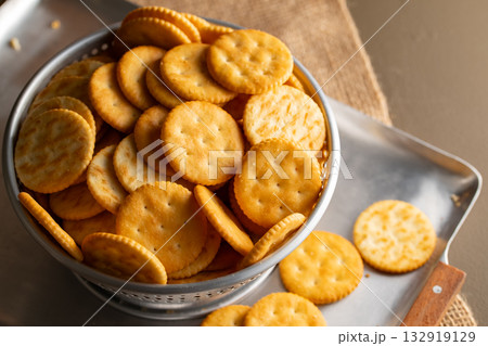 Round Crackers Snack 132919129