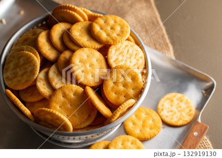 Round Crackers Snack Round Crackers Snack 132919130
