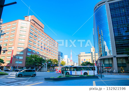 福岡市中央区天神の渡辺通りと明治通り 天神の交差点から北側 福岡市中央区天神の渡辺通りと明治通り 天神の交差点から北側 132921596