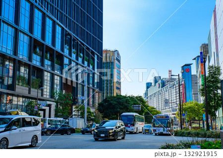 福岡市中央区天神の渡辺通り 天神の交差点 ワンビルと福岡PARCOの間から南側 福岡市中央区天神の渡辺通り 天神の交差点 ワンビルと福岡PARCOの間から南側 132921915