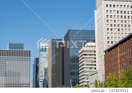 日比谷から丸の内の高層ビル群を見た風景 132924331