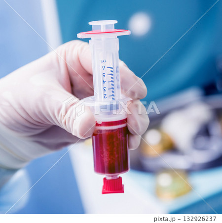 Platelet-Rich plasma preparation. Plasma in syringe. Centrifuge. 132926237