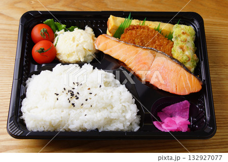 鮭弁当　和食 132927077