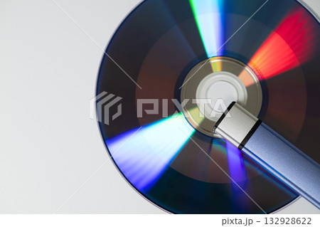 CDとUSBメモリ 132928622