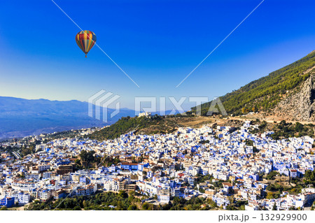 モロッコの青い街・シャウエンの景観 132929900
