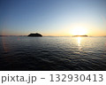 海に沈む夕日 132930413
