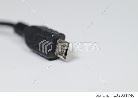 Micro USB Bコネクタのクローズアップ Micro USB Bコネクタのクローズアップ 132931746