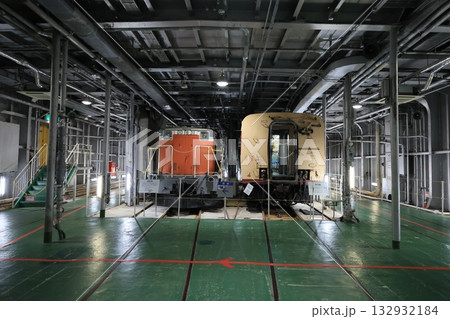 自動車甲板 132932184