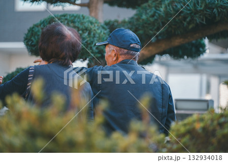 Japanese Gardener Japanese Gardener 132934018