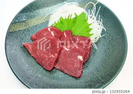 熊本県産の馬刺し 熊本県産の馬刺し 132935264