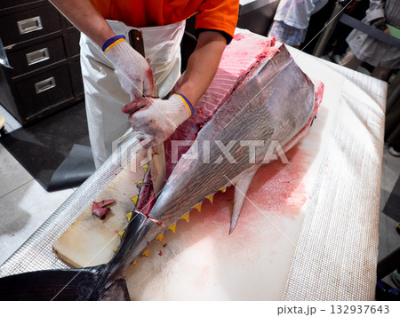 生マグロの解体 132937643