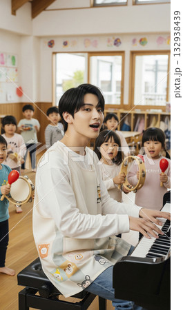 保育士と園児たちが音楽遊びをするシーン 保育士と園児たちが音楽遊びをするシーン 132938439