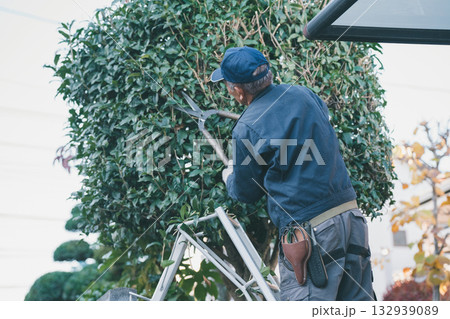 Japanese Gardener 132939089